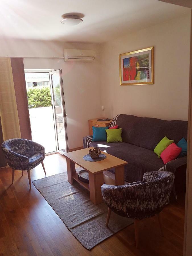 Apartment Tina By The Beach Pjescana Uvala Kültér fotó